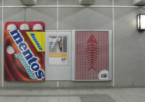 Ad showing potato chips inside the glass of a bus stop