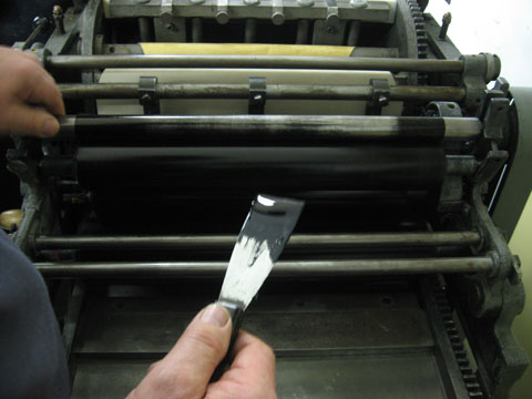 Application of ink on letterpress printing machine